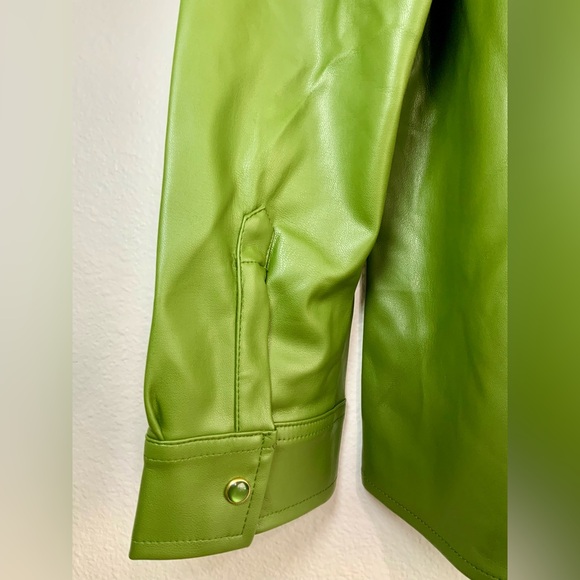 WeWoreWhat Olive Button Down Shirt, Size Small NWOT - Picture 6 of 8